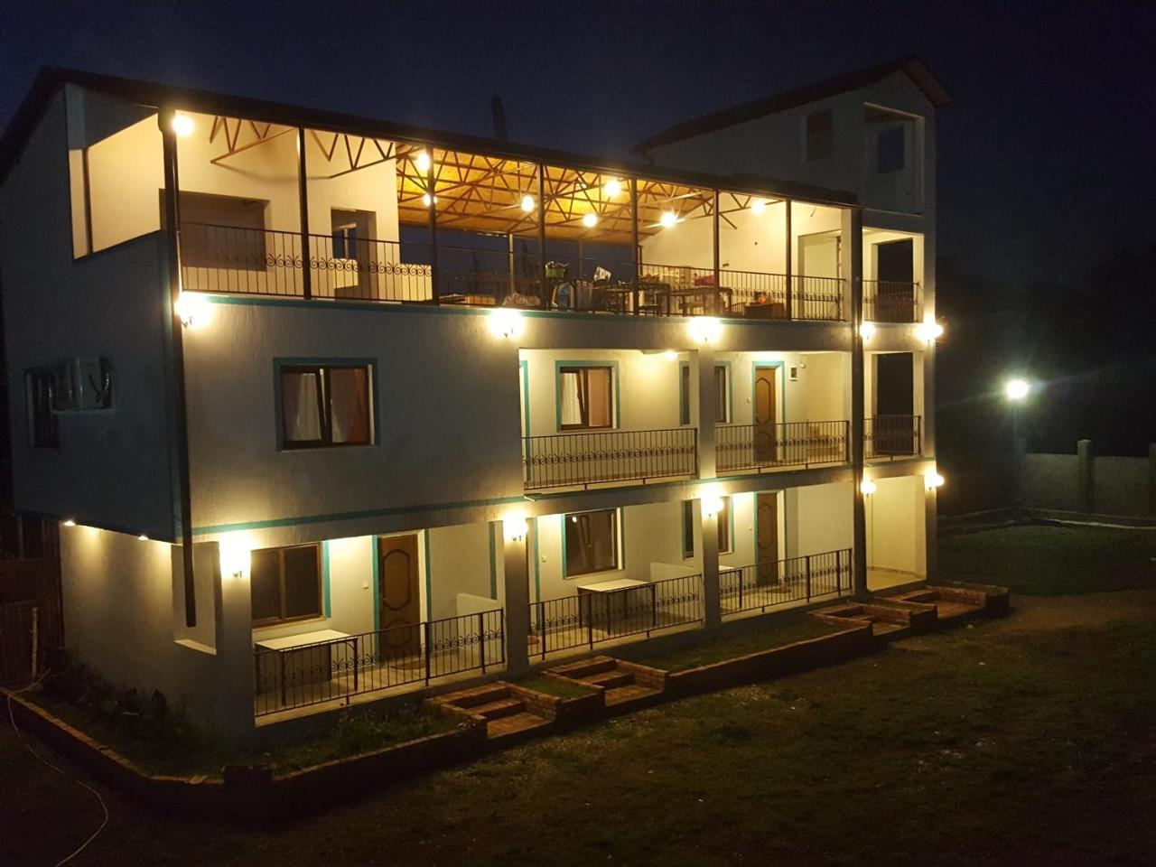 Apsa Butik Hotel Szuhumi Kültér fotó